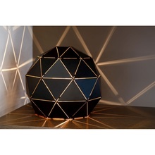 Lampa stołowa kula geometryczna Otona Czarna Lucide do sypialni, salonu i przedpokoju.