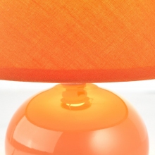 Lampa stołowa ceramiczna z abażurem Primo 20 Brzoskwiniowa Brilliant do salonu i sypialni.