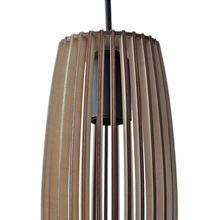 Skandynawska Lampa ze sklejki wisząca tuba Scone 10 PLYstudio do sypialni i przedpokoju.