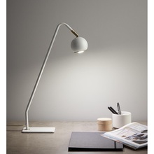 Funkcjonalna Lampa biurkowa regulowana Coco Biala Markslojd do gabinetu i pracowni.