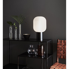Stylowa Lampa stołowa szklana Brooklyn 44 Biały/Czarny Markslojd do salonu i sypialni.