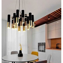 Stylowa Lampa wiszące tuby Golden Pipe 13 Czarno Złota Step Into Design nad stół lub wyspę kuchenną.
