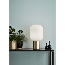Stylizowana Lampa stołowa szklana glamour Brooklyn 44 Biały/Mosiądz szczotkowany Markslojd do salonu i sypialni.