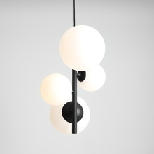 Designerska Lampa wisząca 4 szklane kule Bloom biało-czarna Aldex do salonu, kuchni i holu.