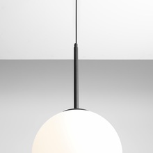 Designerska Lampa wisząca szklana kula Bosso 40 biało-czarna Aldex do salonu, kuchni i holu.