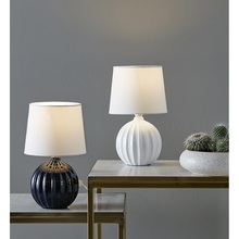 Lampa stołowa ceramiczna z abażurem Melanie 16 Biała Markslojd do sypialni, salonu i przedpokoju.