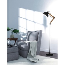 Lampa podłogowa skandynawska Antua czarno-drewniana do czytania i salonu