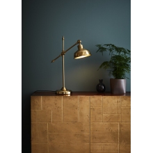 Dekoracyjna Lampa stołowa regulowana Grimstad mosiężna Markslojd do sypialni i salonu