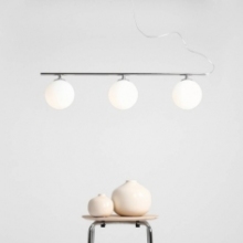 Designerska Lampa wisząca 3 szklane kule Beryl Glass III biało-chromowana Aldex do jadalni i salonu