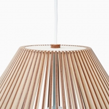 Skandynawska Lampa ze sklejki wisząca geometryczna Diamond 35 PLYstudio do sypialni i przedpokoju.