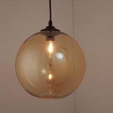 Lampa wisząca szklana kula Love Bomb 25 Bursztynowa Step Into Design